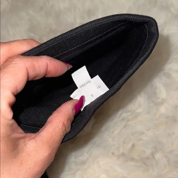 Burton adult Black Knee Pads​ - like new! Size small - Picture 4 of 4